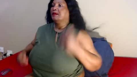 IVORYTITS48 online show from June 14, 4:35 am