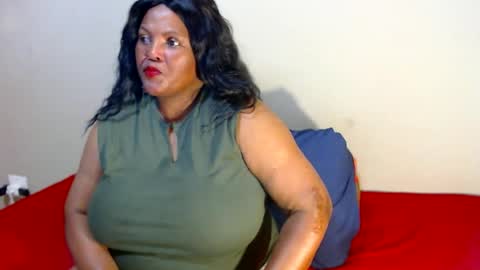 IVORYTITS48 online show from June 19, 5:49 pm