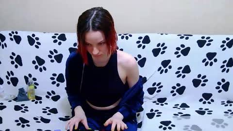 Ivy and Lester online show from May 4, 7:06 pm