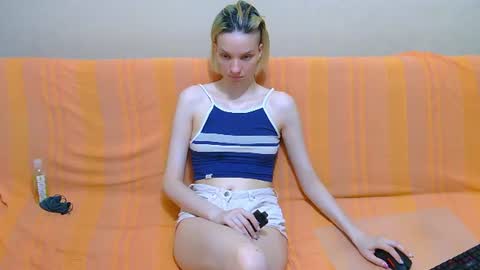 Ivy and Lester online show from August 7, 6:26 pm