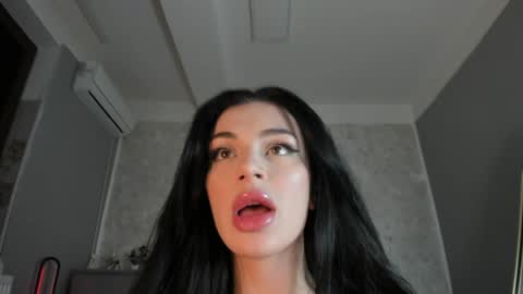 Snapshot of ivy_bellee chatting on December 24, 6:00 am Ivy bellee online show from December 24, 6:00 am