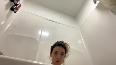 ivy_rose90 online show from April 29, 1:42 am