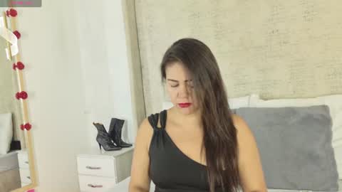 Ivy  online show from August 3, 1:39 pm