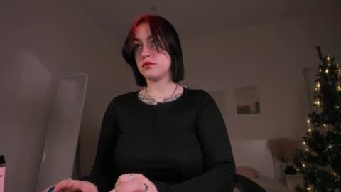 Snapshot of ivyhoney chatting on January 2, 6:29 am IVY - Follow me 3 online show from January 2, 6:29 am