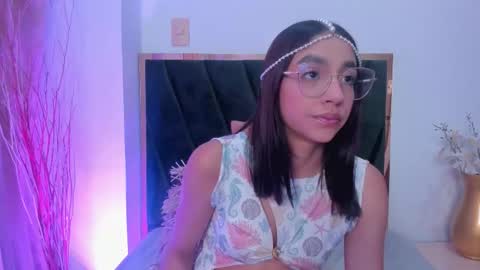 Snapshot of ivyjhonss chatting on October 15, 12:19 pm IvyJhonss online show from October 15, 12:19 pm