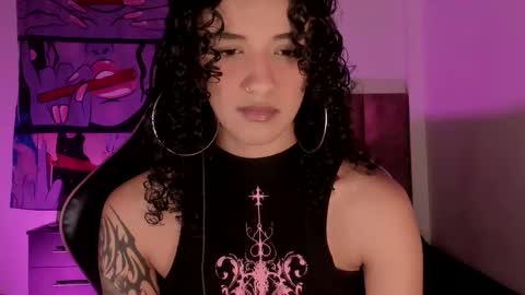 Snapshot of ivymanson_ chatting on September 30, 2:17 am Camila online show from September 30, 2:17 am