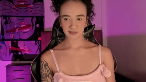 Snapshot of ivymanson_ chatting on October 4, 3:23 am Camila online show from October 4, 3:23 am
