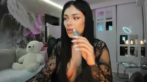 Ivy Belle online show from February 19, 5:40 am