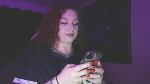 Snapshot of ivyy_sinss chatting on September 20, 12:54 am Amiee online show from September 20, 12:54 am