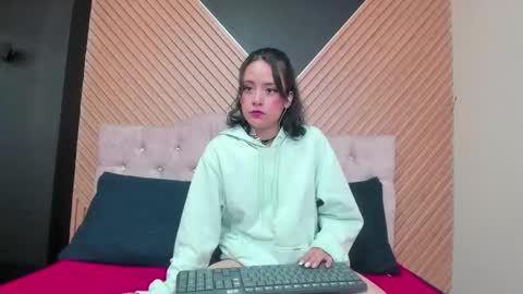 Ivvy Emerald  Sweet babe online show from February 26, 2:49 pm