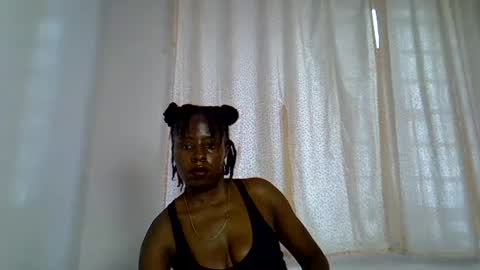 iynika online show from July 30, 7:42 am