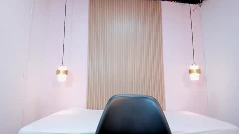 izelevans online show from March 3, 12:44 pm