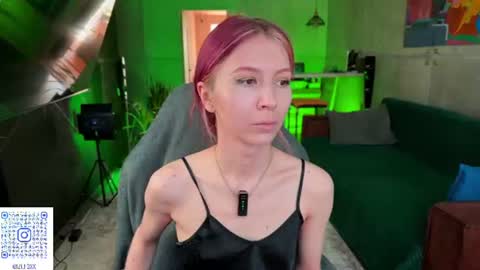 izi online show from July 19, 11:01 am
