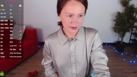 Queen of nylon  Victoria online show from June 20, 5:33 am