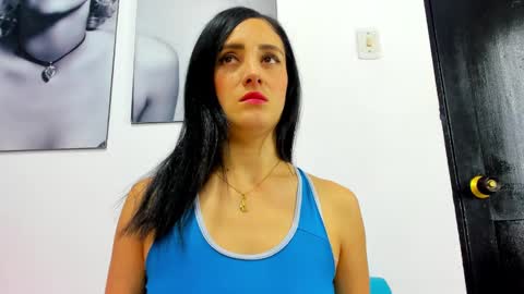 Snapshot of izzy_cum chatting on January 31, 12:18 pm Izzy online show from January 31, 12:18 pm