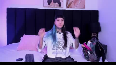 Izzy moon online show from June 5, 11:49 am