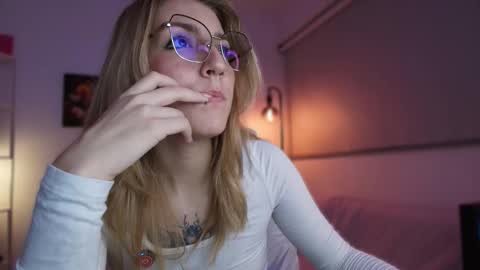 Linda Sofia help me get to 100 thumbs up online show from November 10, 3:56 am