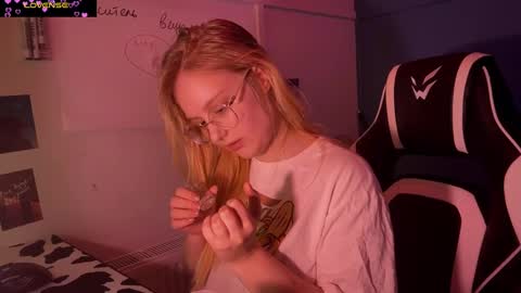 Snapshot of jacywinslat chatting on March 9, 6:11 pm jacywinslat online show from March 9, 6:11 pm