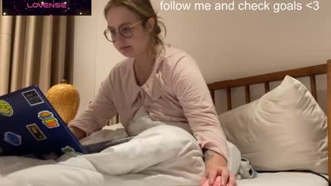 jacywinslat online show from December 18, 3:06 pm