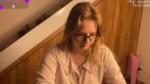 jacywinslat online show from July 12, 8:31 pm