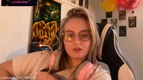 Snapshot of jacywinslat chatting on October 18, 1:36 pm jacywinslat online show from October 18, 1:36 pm