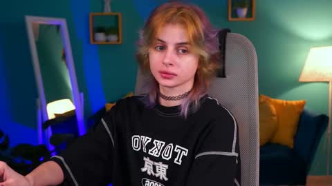 Snapshot of jade_castle chatting on February 4, 1:56 am jade_castle online show from February 4, 1:56 am