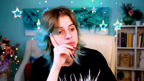 Snapshot of jade_castle chatting on January 13, 2:07 am jade_castle online show from January 13, 2:07 am