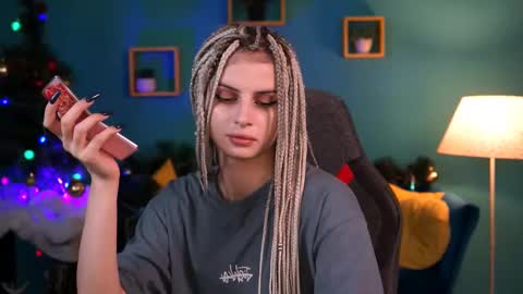 Snapshot of jade_castle chatting on December 21, 4:09 am jade_castle online show from December 21, 4:09 am