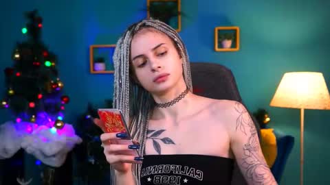 Snapshot of jade_castle chatting on December 18, 2:10 am jade_castle online show from December 18, 2:10 am