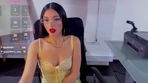 jade_connor online show from June 12, 9:23 pm