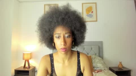 Snapshot of jade_obi chatting on October 7, 3:38 pm Jade smile online show from October 7, 3:38 pm