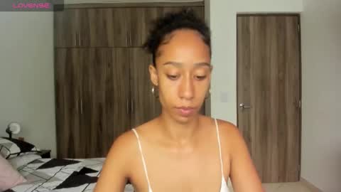 Jade smile online show from November 25, 4:31 pm