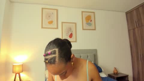 Snapshot of jade_obi chatting on October 20, 3:37 pm Jade smile online show from October 20, 3:37 pm