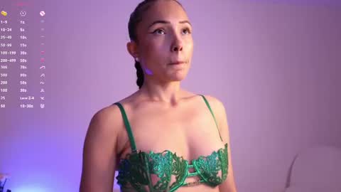 Jade Paris online show from July 21, 6:19 pm
