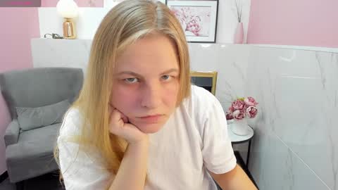 Jade online show from December 4, 9:13 pm