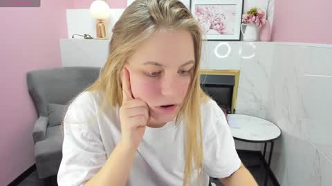 Jade online show from December 21, 9:25 pm