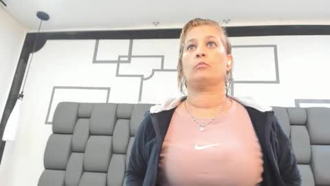 Snapshot of jade_squirt chatting on October 11, 12:19 pm Jade online show from October 11, 12:19 pm