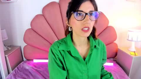 jade white  online show from February 3, 12:14 pm