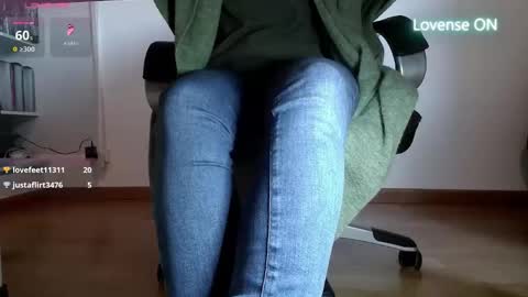 Jadefxxt online show from December 18, 2:55 pm