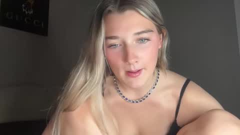 Jade james online show from May 3, 3:43 am
