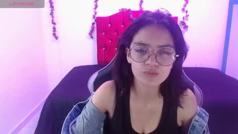 jaide387017 online show from April 23, 8:33 pm