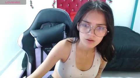 jaide387017 online show from April 27, 8:39 pm