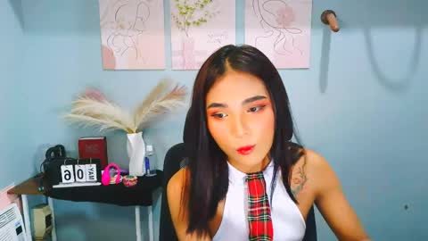 Janelarose online show from May 6, 7:01 am
