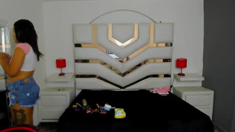 Jane Luna online show from December 2, 2:30 pm