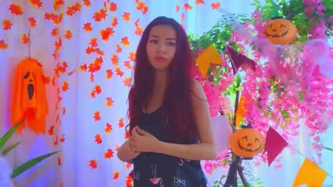 Snapshot of janet_yong chatting on November 1, 8:07 am Jenifer online show from November 1, 8:07 am