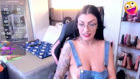 Snapshot of janette_rider chatting on February 23, 3:18 am Janette rider online show from February 23, 3:18 am