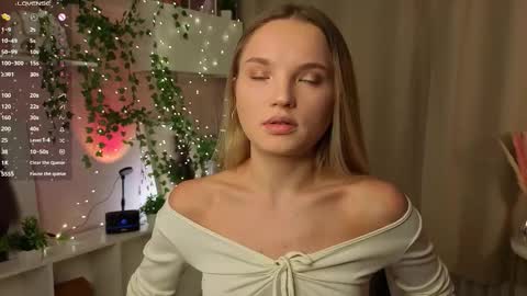 Hi Im Alice and here youll find something online show from November 14, 6:13 am