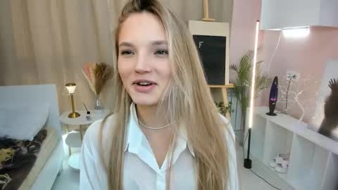 Hi Im Alice and here youll find something online show from October 7, 6:07 am