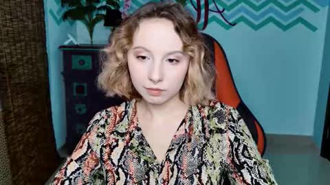 Snapshot of jasminemilko chatting on October 8, 5:23 am Jasmine online show from October 8, 5:23 am