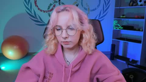 Snapshot of jasminemilko chatting on February 7, 5:20 am Jasmine online show from February 7, 5:20 am